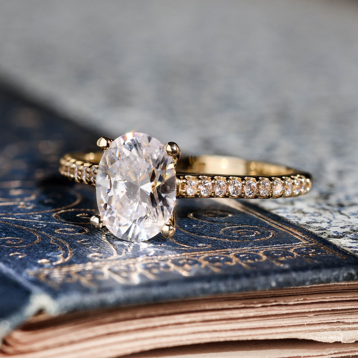 The Chloe - Oval Diamond Engagement Ring with Pavé Diamond Setting – Rustic and Main